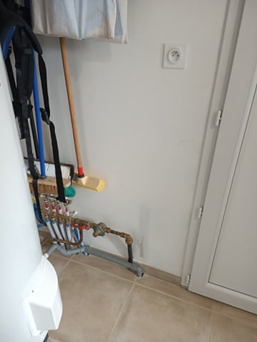 Arrivée d'eau avant pose de l'adoucisseur : compteur et conduite simple